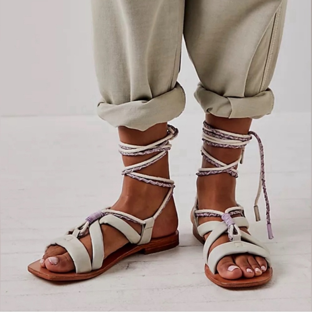 NWOT FREE PEOPLE Women's White and Tan Sandals size 9.5